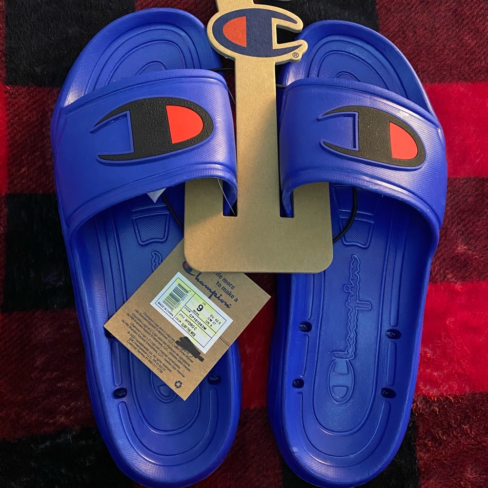 Men’s Champion sports slides